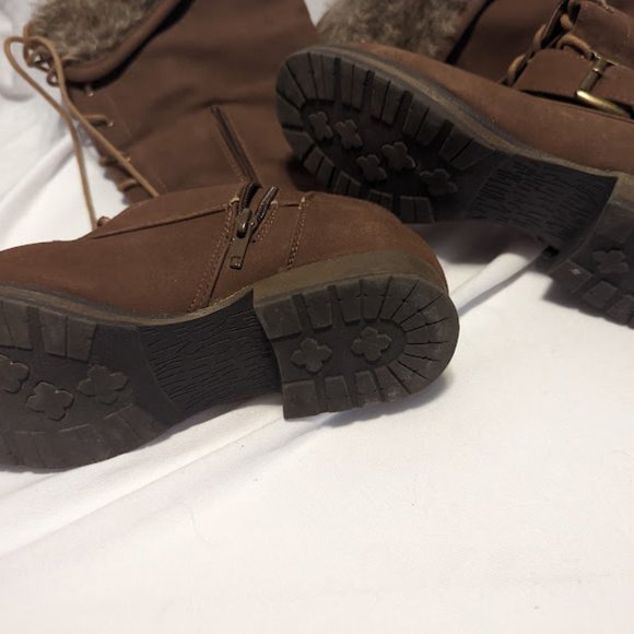 Lace up tall Fur Boot - Picture 3 of 4